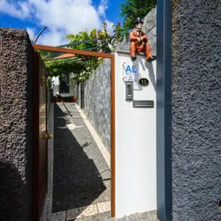 Luxurioeses Haus Der Leidenschaft * Machico (Madeira)